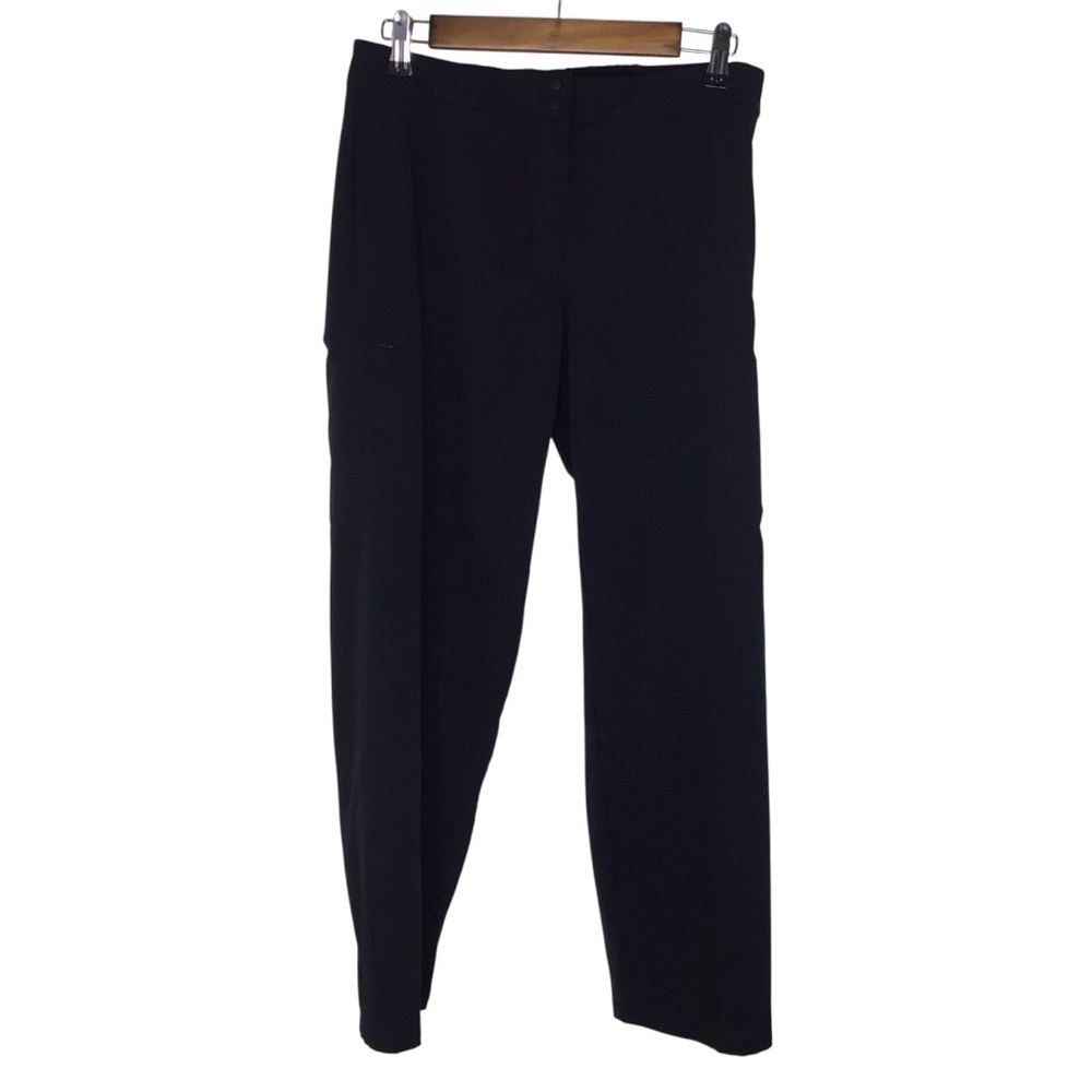 Lululemon Ventlight Cargo Mid Rise Crop in Black Size 8.